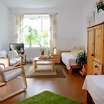 Rhein River - Direkt Am Rhein Гостевой дом