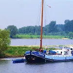 Гостевой дом Rhein River - Direkt Am Rhein 3*