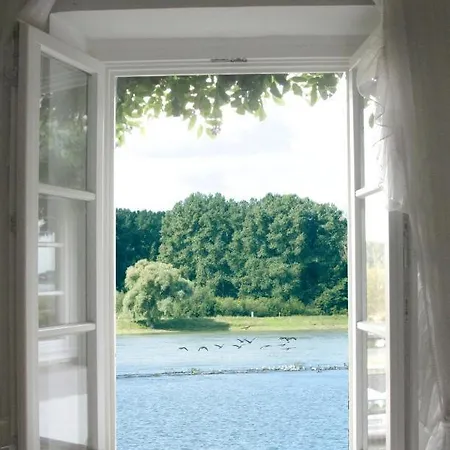 بيت ضيافة Rhein River - Direkt Am Rhein ليفركوزن