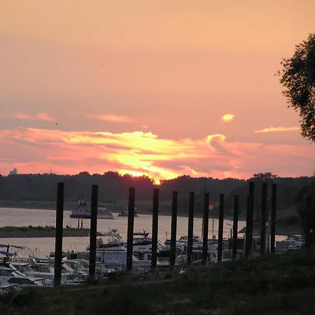 Rhein River - Direkt Am Rhein 招待所