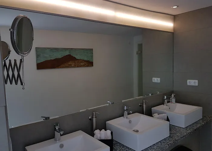 Rhein River - Direkt Am Rhein בית הארחה לברקוסן